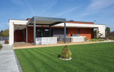 Nowoczesny dom z FAKRO: połączenie estetyki i funkcjonalności