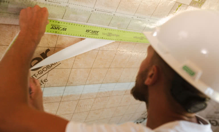 Ocieplenie poddasza – dlaczego niska lambda to za mało? Sprawdź, o czym jeszcze musisz pamiętać!