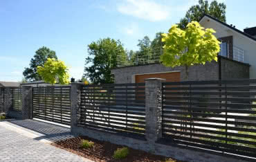 Budowa ogrodzenia - uwaga na błędy