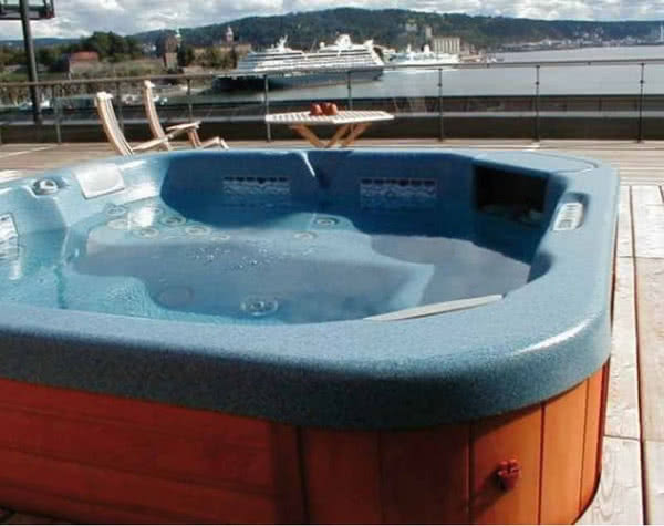Wanna z hydromasażem Hot Tubes