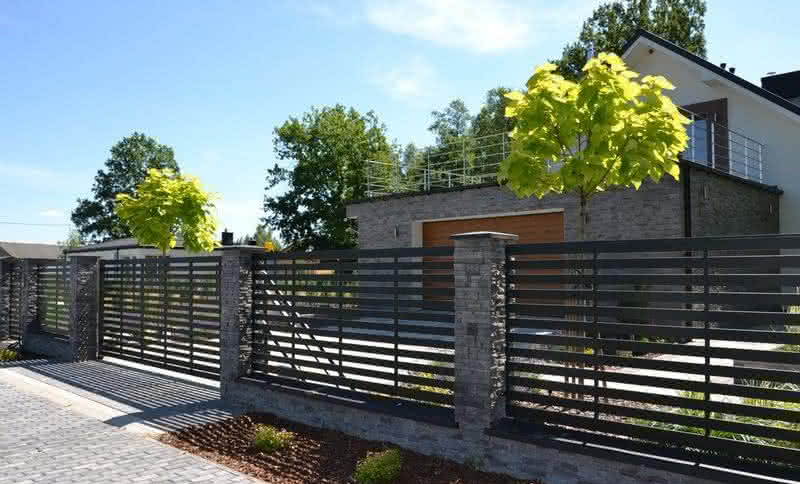 Budowa ogrodzenia - uwaga na błędy