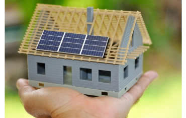 Polacy coraz częściej inwestują w OZE