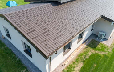 Mech na blachodachówce – jak mu przeciwdziałać?