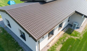 Mech na blachodachówce – jak mu przeciwdziałać?