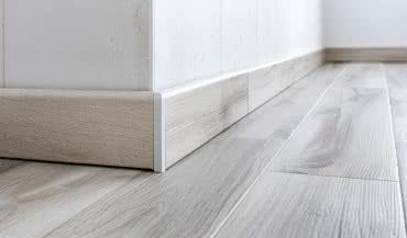 Jak idealnie dociąć listwy przypodłogowe? Sprawdzone triki