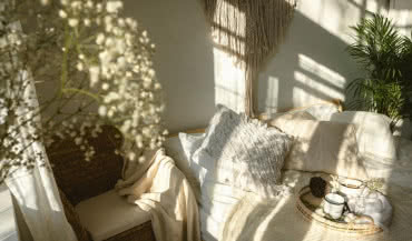 Jak dobrać osprzęt elektroinstalacyjny do stylu boho?