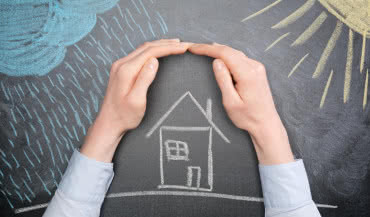 Jak wybrać dach odporny na silne wiatry i burze?