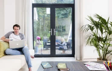 Okna i drzwi tarasowe - nowe normy dla stolarki
