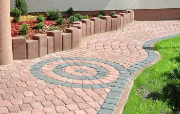 Na co zwrócić uwagę wybierając kostkę brukową?