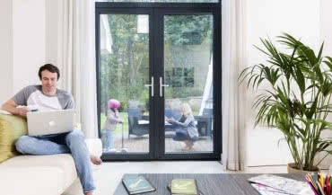 Okna i drzwi tarasowe - nowe normy dla stolarki