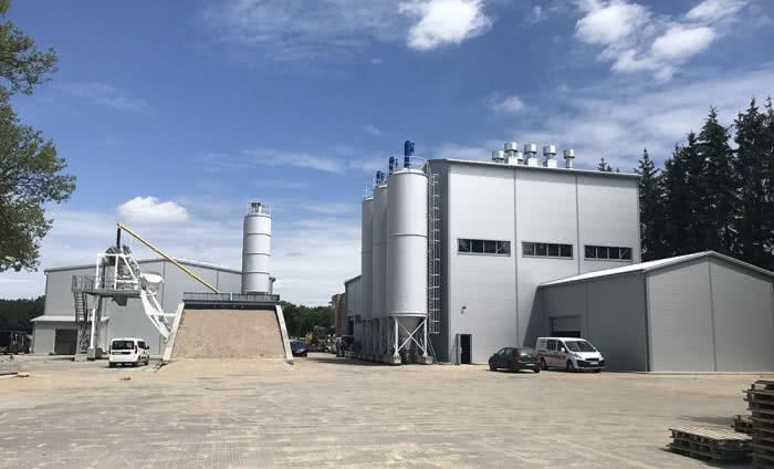 Budowa największej w Polsce fabryki systemów kominowych