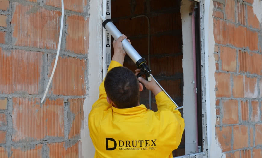 Jak samodzielnie sprawdzić poprawność montażu okien?