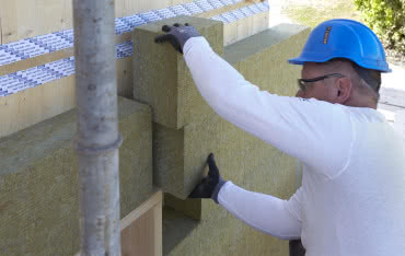 Problemy z wypłatą środków z programu "Czyste Powietrze". MKiŚ pracuje nad rozwiązaniem problemów