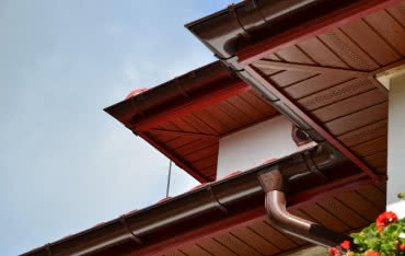 Plannja Soffit - kompletny stalowy system podbitkowy
