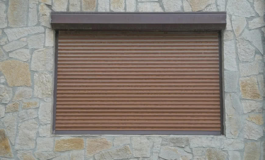 Jak dobrać kolor rolet screen do stylu domu: nowoczesny vs. klasyczny