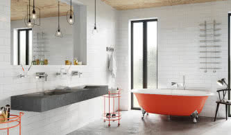 Kolor w łazience: jak zaplanować paletę barw, która powiększa i porządkuje przestrzeń?