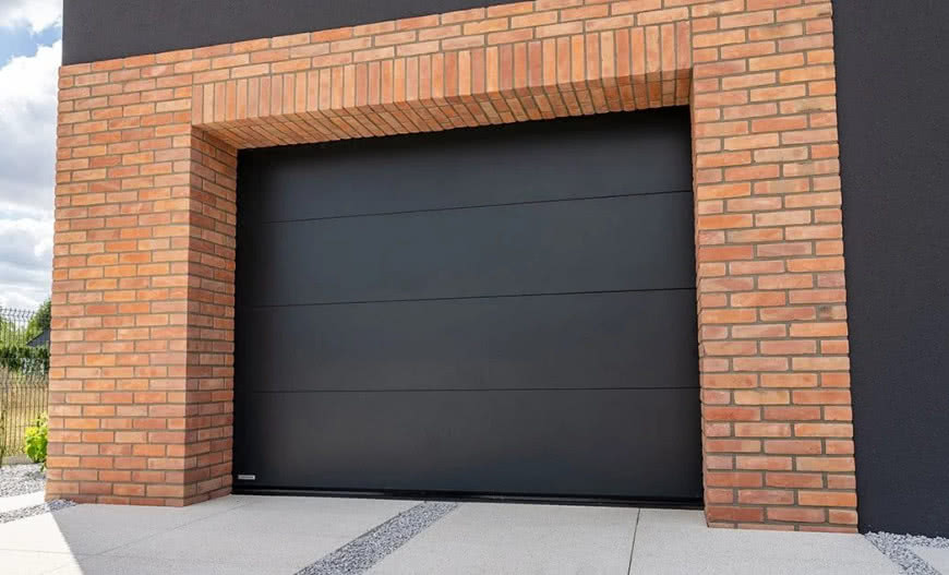 Jaką bramę garażową wybrać? Praktyczny przewodnik, dzięki któremu unikniesz błędów