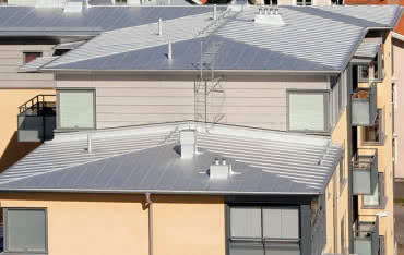 Pokrycie z blachy na dachu płaskim