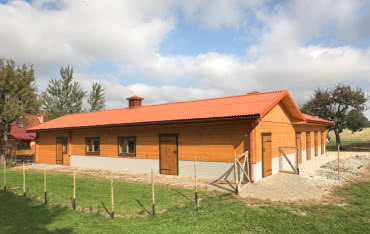 Jakie pokrycia stosować na budynki rolnicze?