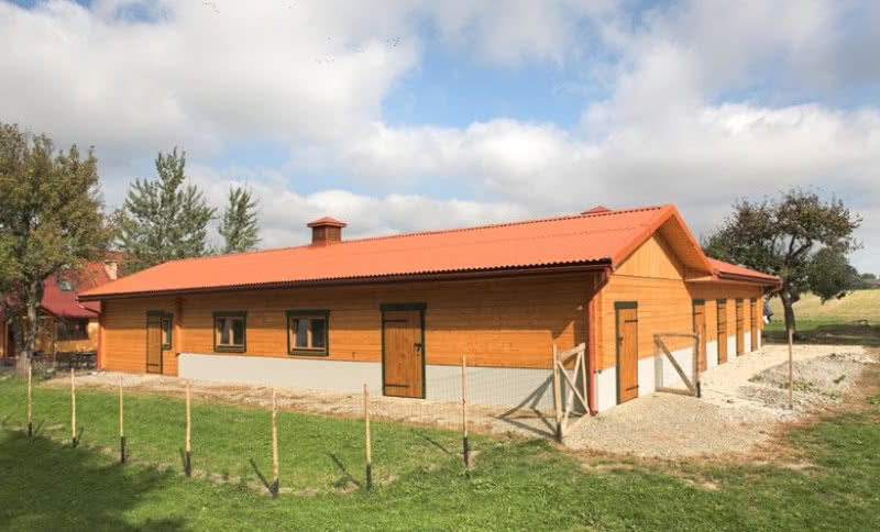 Jakie pokrycia stosować na budynki rolnicze?