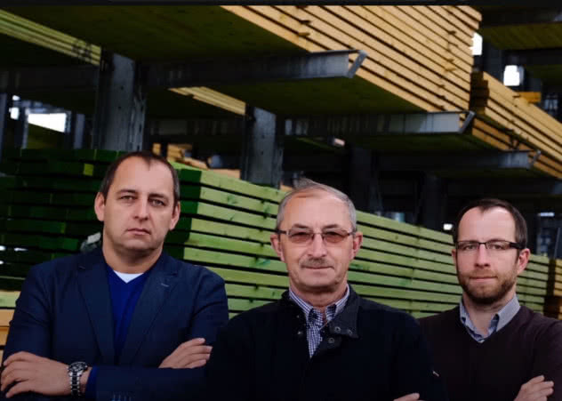 Narożnik wewnętrzny na dachu płaskim – jak go prawidłowo wykonać?