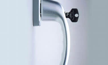 Okucia okienne i drzwiowe