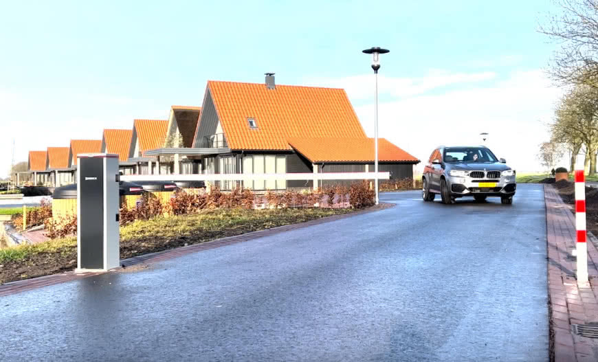 W jaki sposób sterować szlabanem? Pilot, telefon, domofon