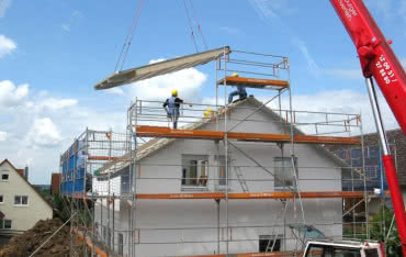 Budowa domu zimą. O czym należy pamiętać?