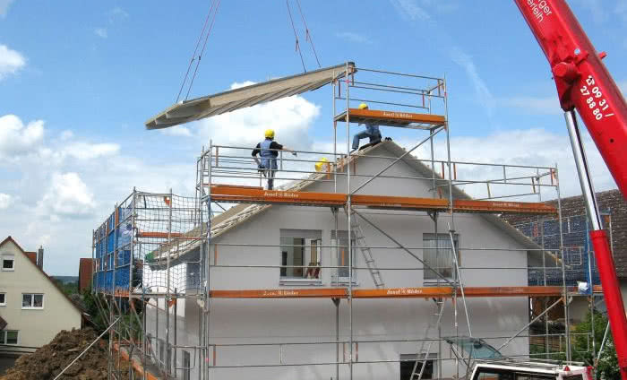 Budowa domu zimą. O czym należy pamiętać?