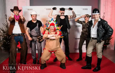 Gwiazdy w REHAU - akcja charytatywna pracowników 