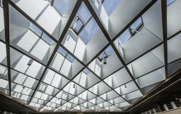 Szklane dachy integralną częścią energooszczędnych budynków