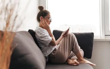 Jak radzić sobie z hałasem w mieście? Komfort akustyczny w naszych domach