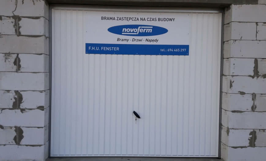 Brama zastępcza na czas budowy