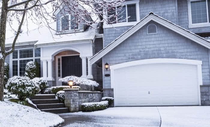 Śnieg na dachu a polskie prawo