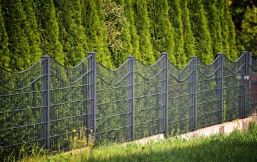 Podmurówka pod ogrodzeniem: kiedy jest niezbędna?