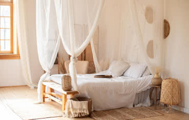 Czym wyróżniają się kinkiety boho?