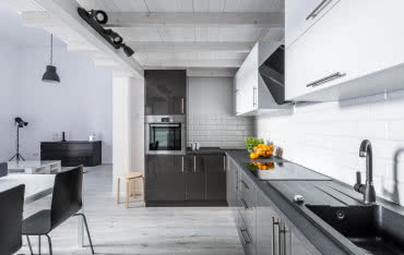 Na co zwrócić uwagę przy wyborze paneli podłogowych?