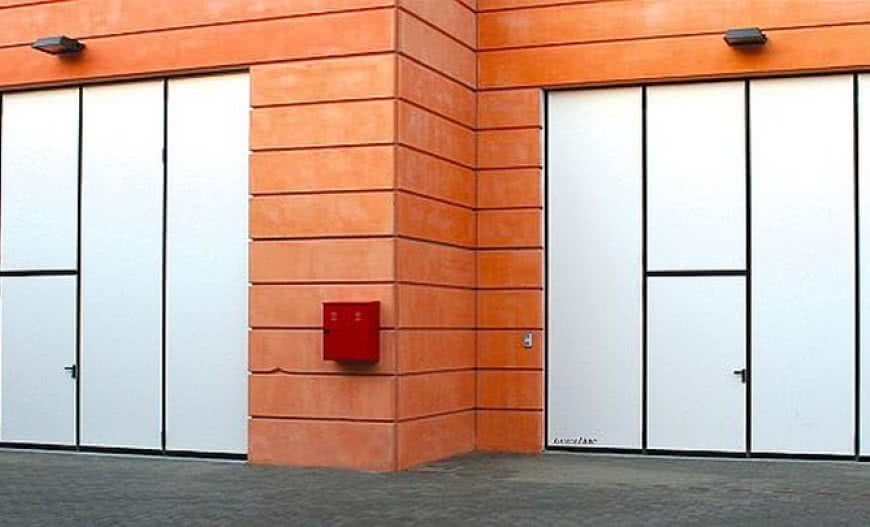 Zabezpieczenie dużych otworów w elewacji - jak to zrobić?