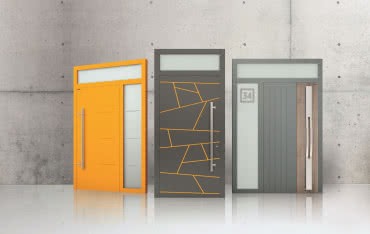 Wejście dobrze wyCREOwane z drzwiami marki WIŚNIOWSKI