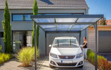 Poliwęglan komorowy – trwały materiał na zadaszenia