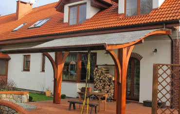 Dach nad tarasem