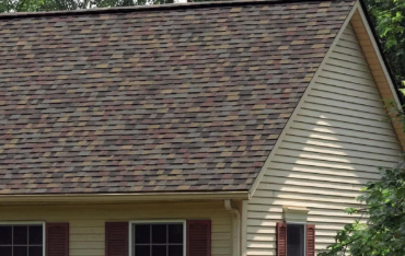 Układanie gontu a niesprzyjające warunki pogodowe