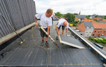 Eurothane Bi-4 - trwała izolacja dachów płaskich i tarasów z Recticel Izolacje