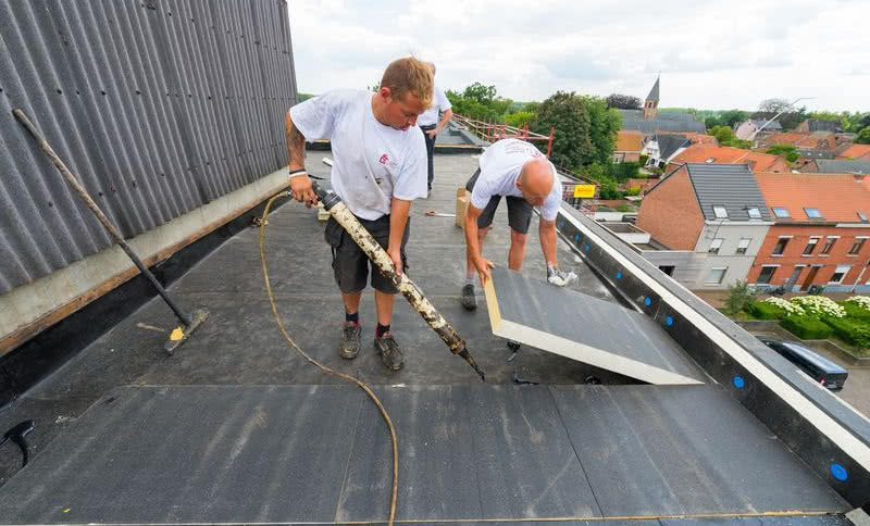 Eurothane Bi-4 - trwała izolacja dachów płaskich i tarasów z Recticel Izolacje