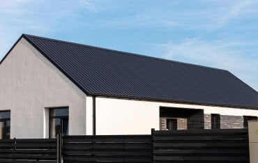 Samodzielny montaż blachy trapezowej na dachu krok po kroku