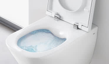 Toalety bezkołnierzowe – jakie mają zalety?