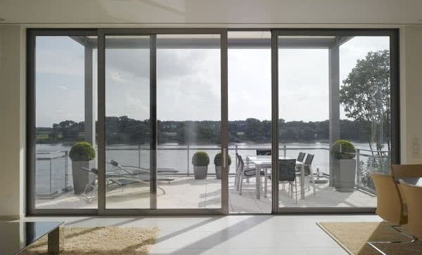 Systemy drzwi przesuwnych oraz podnoszono-przesuwnych dostępne w ofercie Awilux Polska