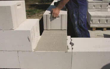 Dobór zaprawy do materiałów ściennych