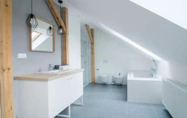 Materiały izolacyjne na poddasze – przegląd i porównanie