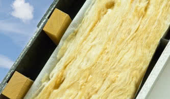 Izolacja dachu i ścian: wełna szklana, mineralna czy drzewna?